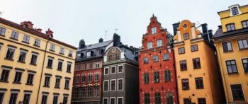 Gamla hus med vackra fönster - Stockholm